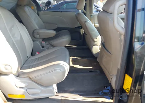 2001 Toyota Sienna Le from USA, damaged, VIN 4T3ZF13C21U348946